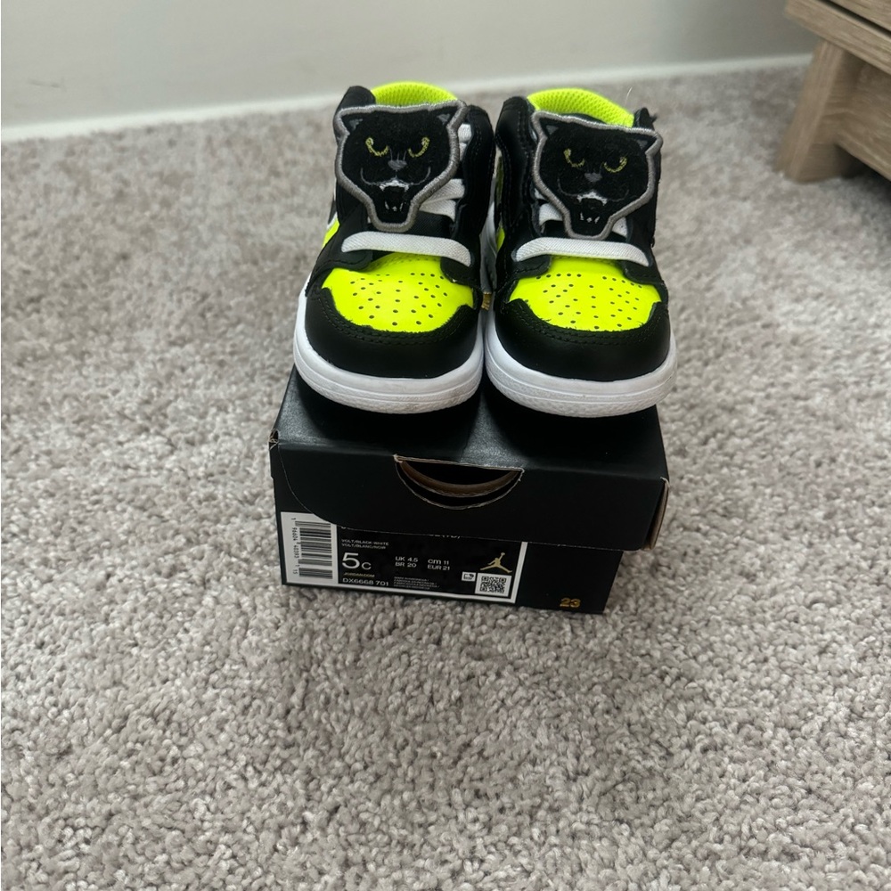 Jordan 1 Low ALT SE - Toddler 5C - Picture 2 of 4